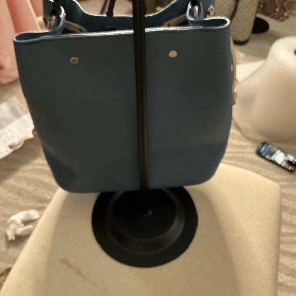 Louis Vuitton Lockme Bucket Bag - Picture 2 of 16